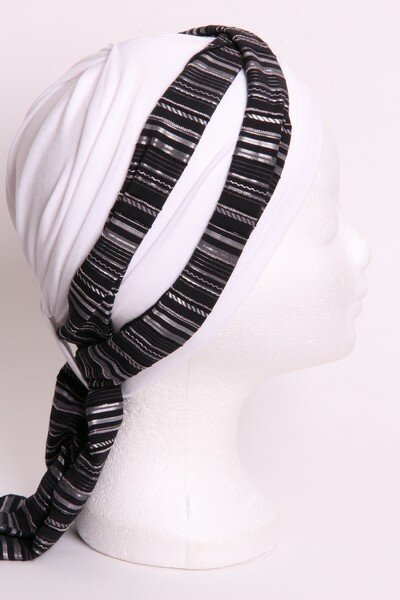 Sjaal SG15 Wit, sjaaltje Zwart met zilveren draadjes